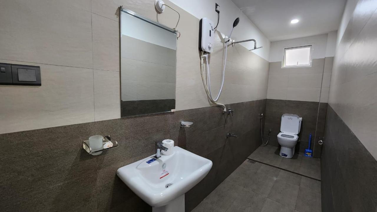 E Seven House Bed & Breakfast Dikwella Ngoại thất bức ảnh